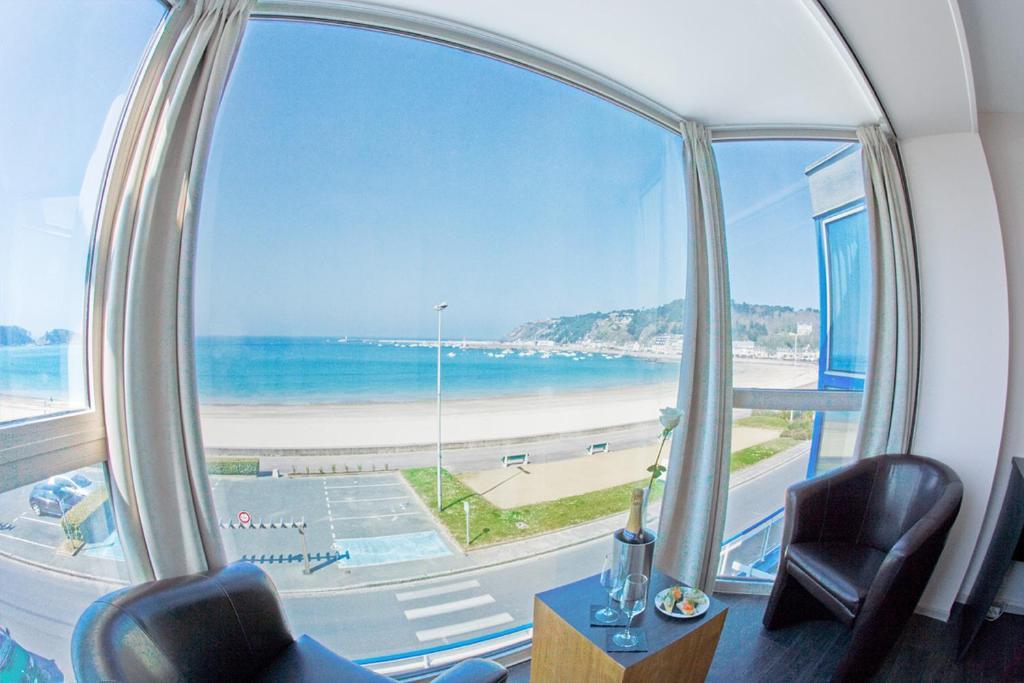 Hotel De La Plage Erquy Room photo