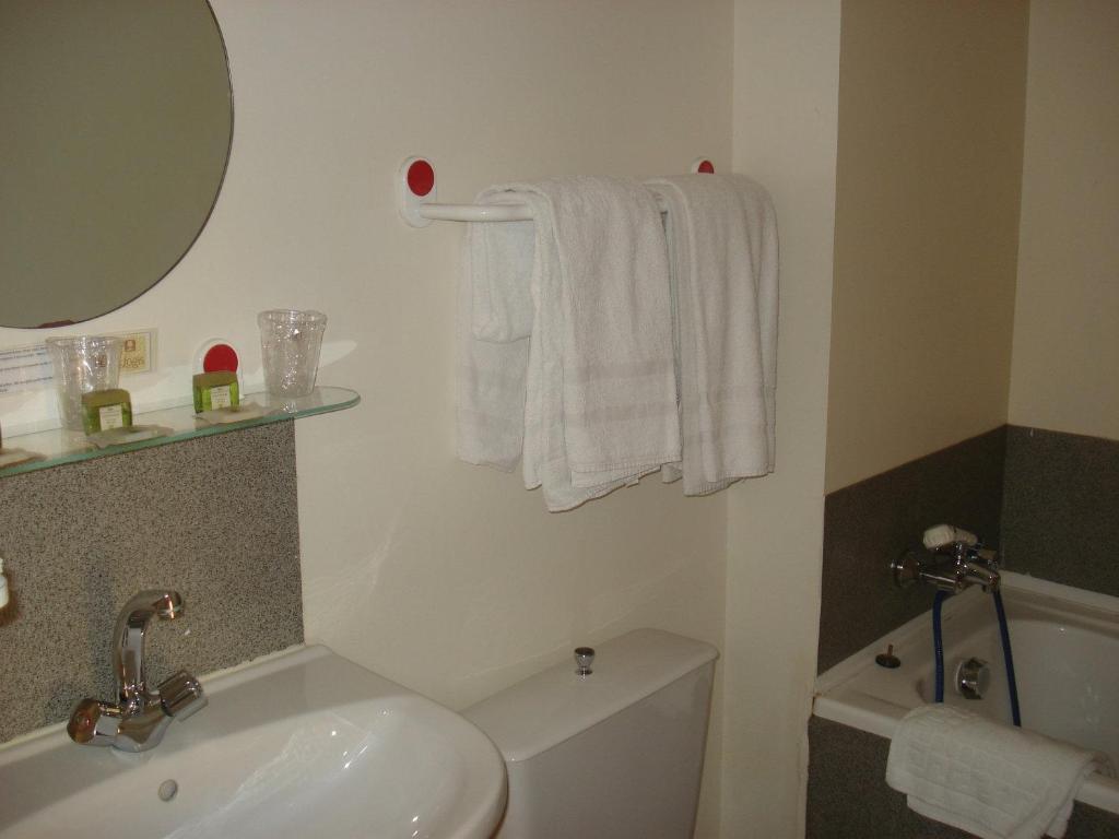 Hotel De La Plage Erquy Room photo